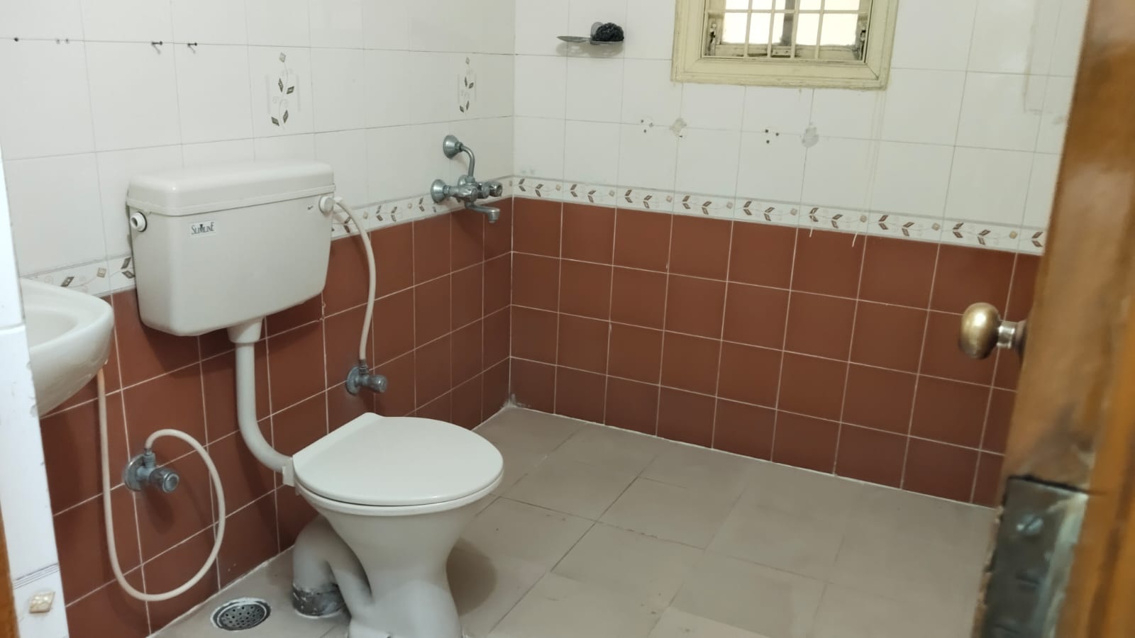 Gated Community 2 BHK Flat for Sale – Tarnaka