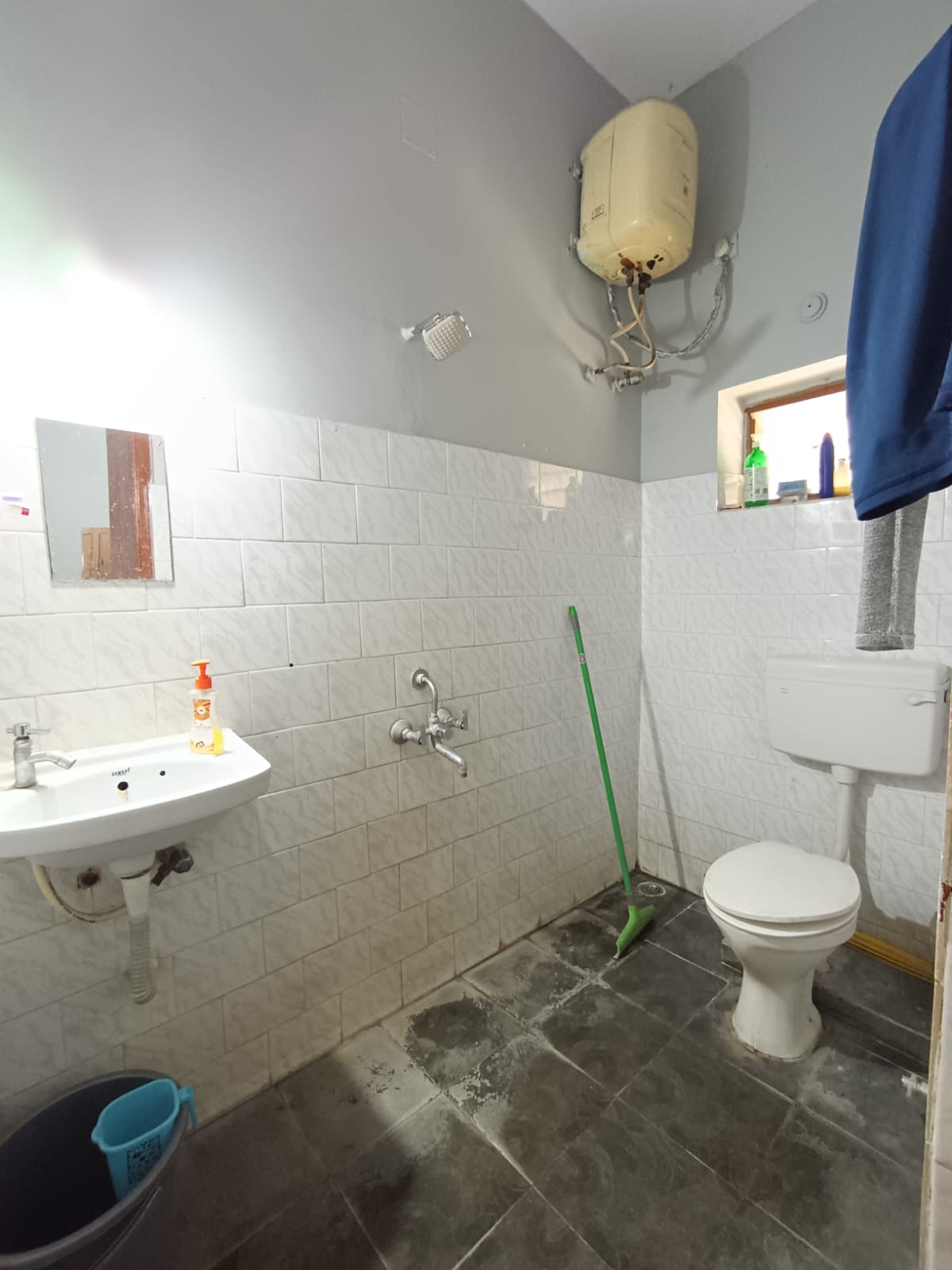 2 BHK FULLY FURNISHED HOUSE FOR RENT IN TARNAKA ( SEC -BAD )